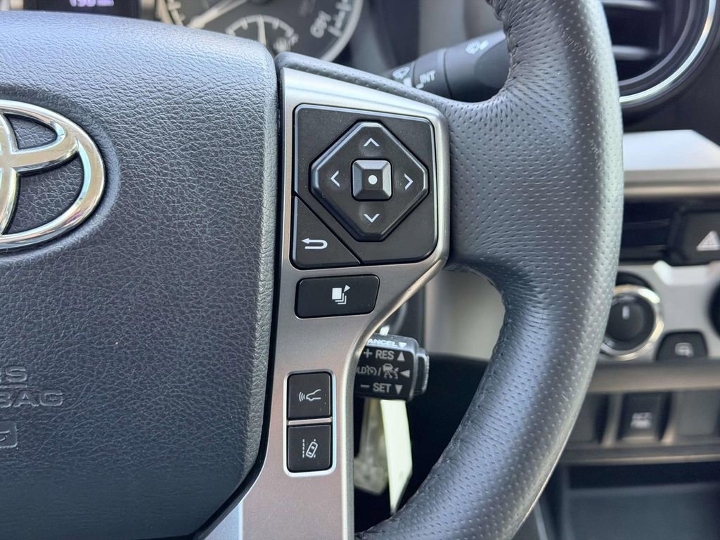 Used 2018 Toyota Tacoma SR5 image 7