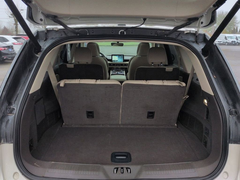Used 2023 Lincoln Aviator Reserve w/ Equipment Group 201A image 27