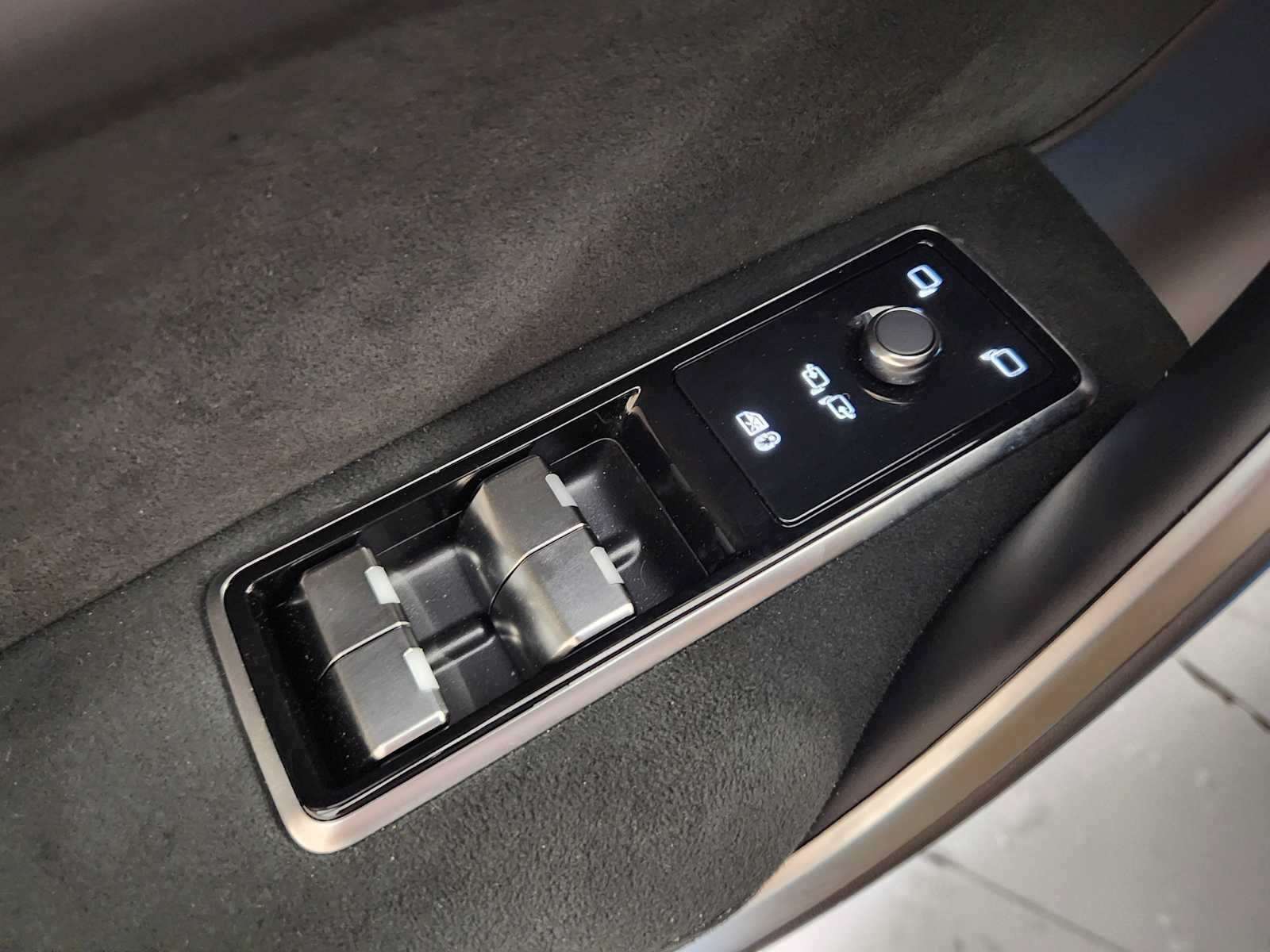 New 2026 Jaguar F-PACE SVR 575 Edition AWD/4WD image 38