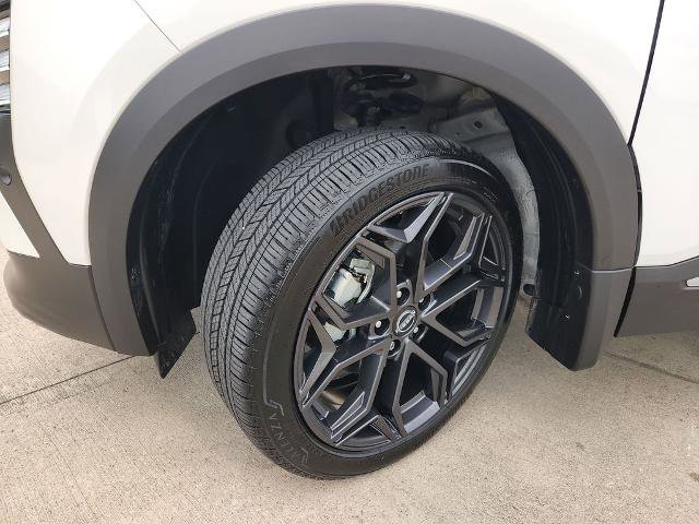 Certified 2025 Nissan Kicks SR image 15