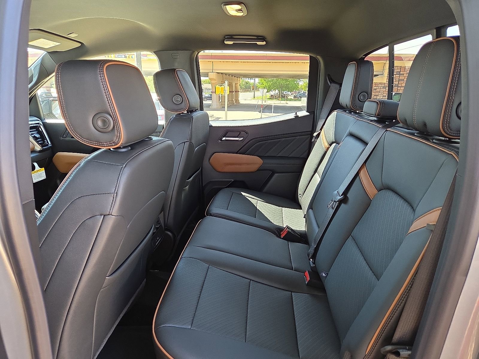 New 2026 GMC Canyon AT4 w/ AT4 Premium Package image 7