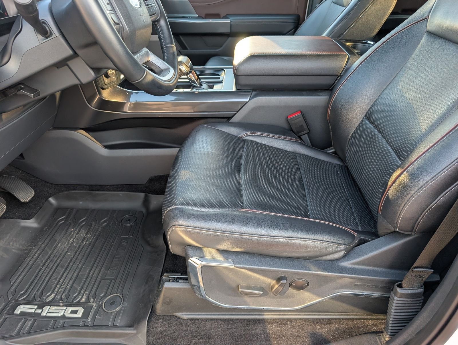 Used 2023 Ford F150 Lariat AWD/4WD image 14