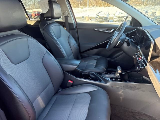 Used 2023 Kia Niro EX Touring image 10