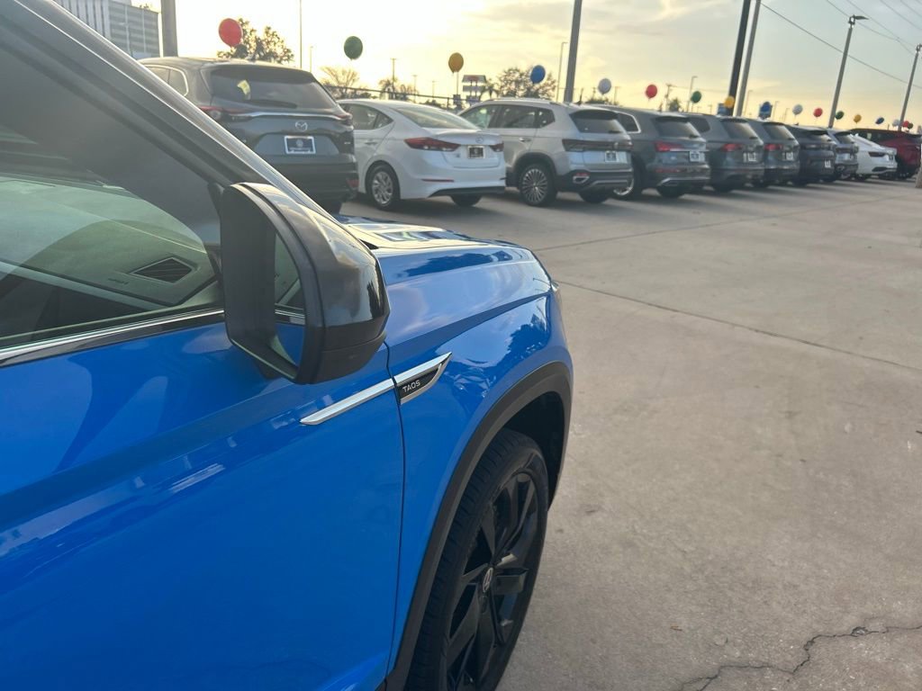 Used 2023 Volkswagen Taos SE w/ Panoramic Sunroof Package image 27
