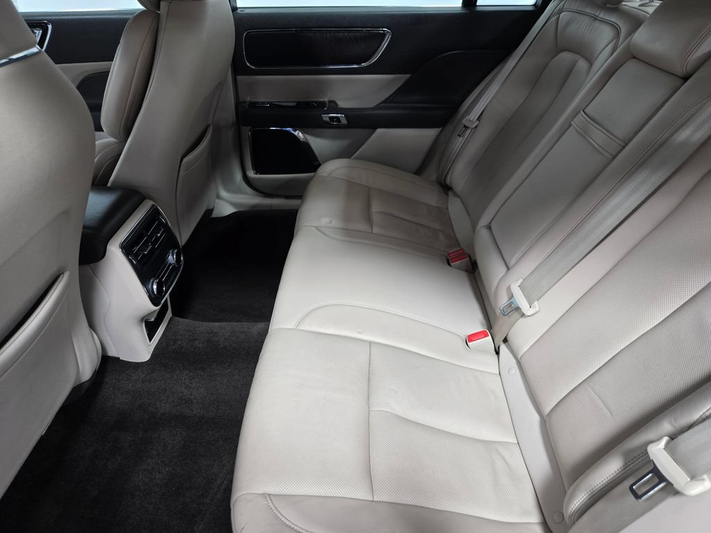 Used 2017 Lincoln Continental Reserve w/ Climate Package AWD/4WD image 31