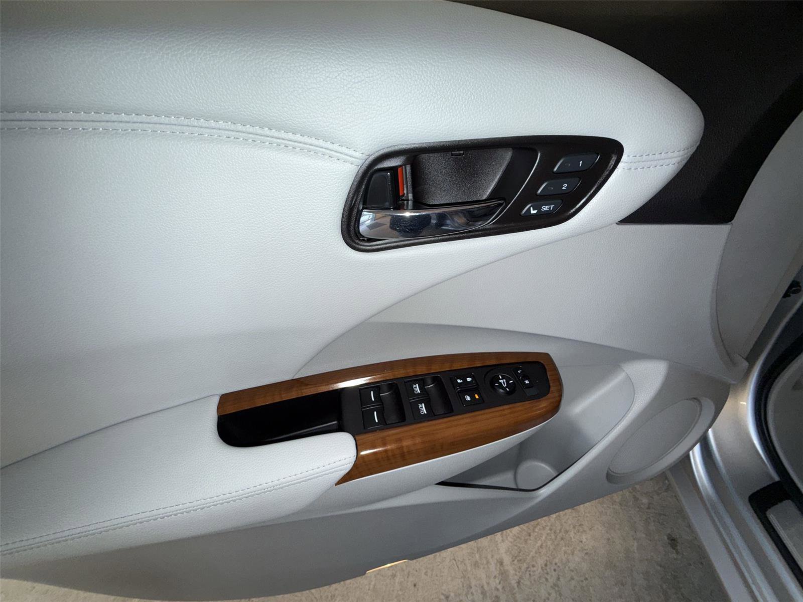 Used 2018 Acura RDX AWD w/ Advance Package image 15