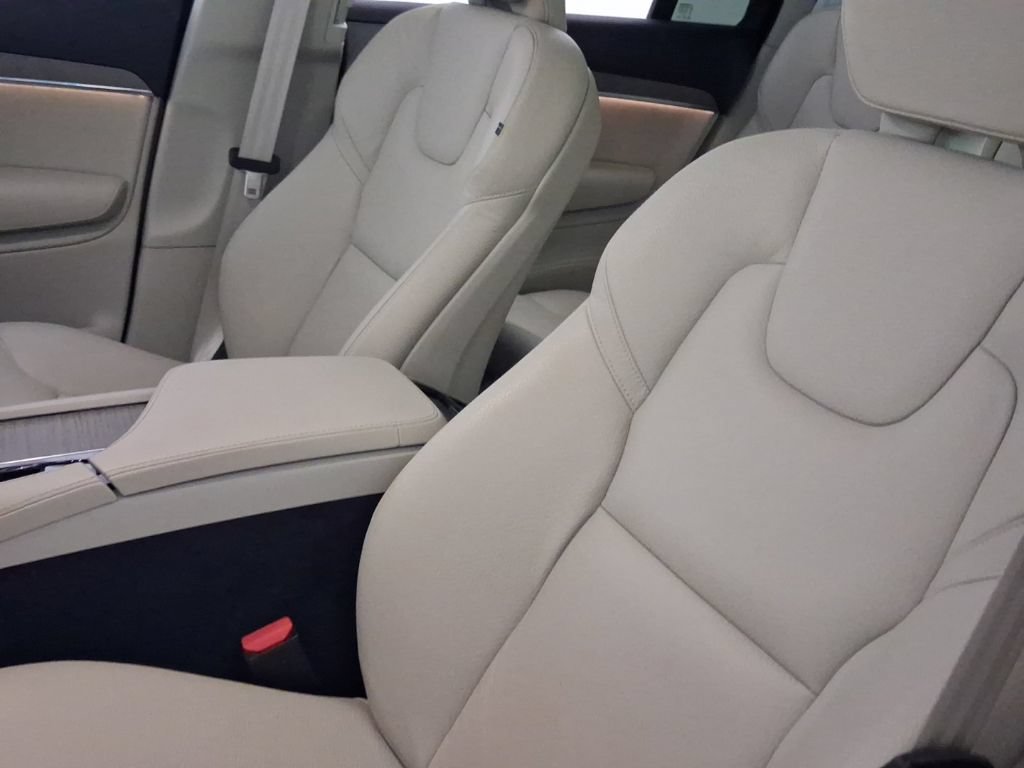 Certified 2025 Volvo XC90 B6 Plus w/ Protection Package Premier AWD/4WD image 25