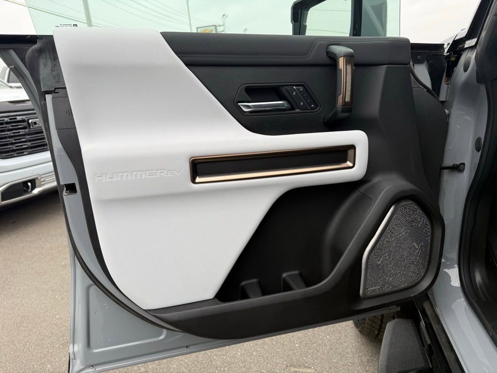 Used 2024 GMC Hummer EV 2X image 9