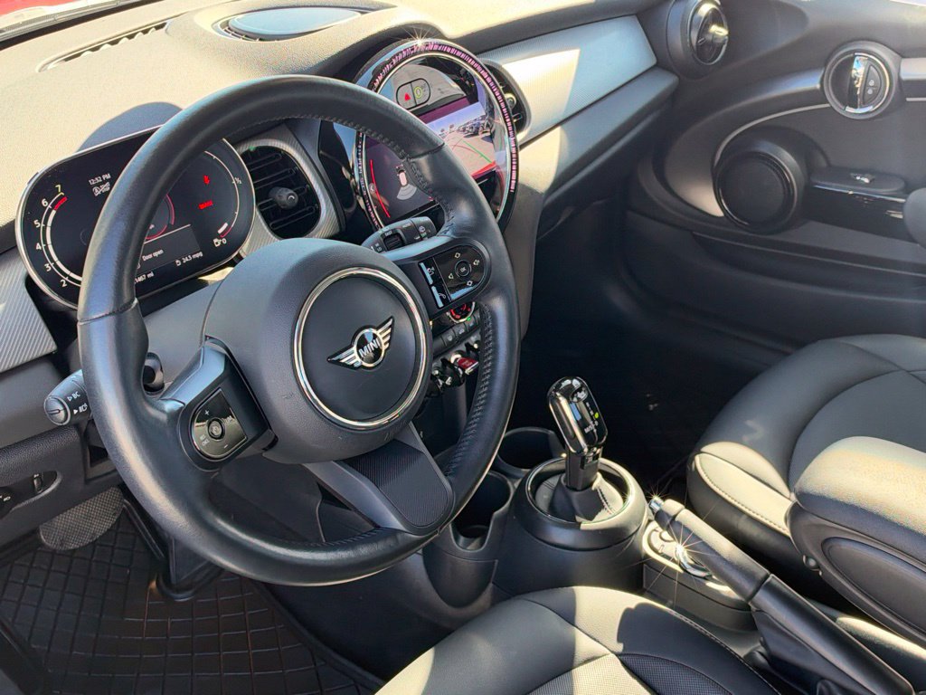 Used 2024 MINI Cooper 2-Door Hardtop FWD image 13