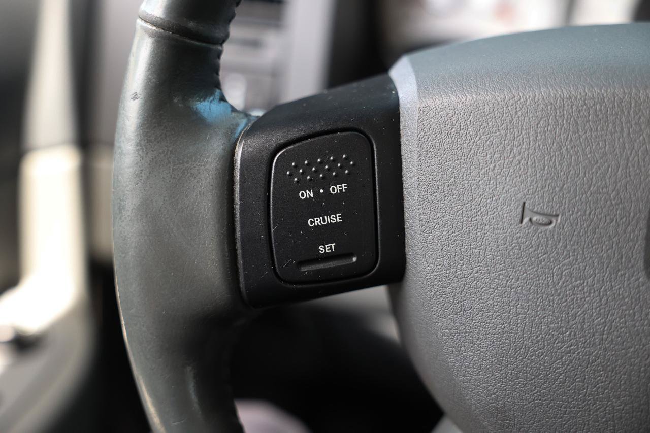 Used 2005 Dodge Durango SLT RWD image 25