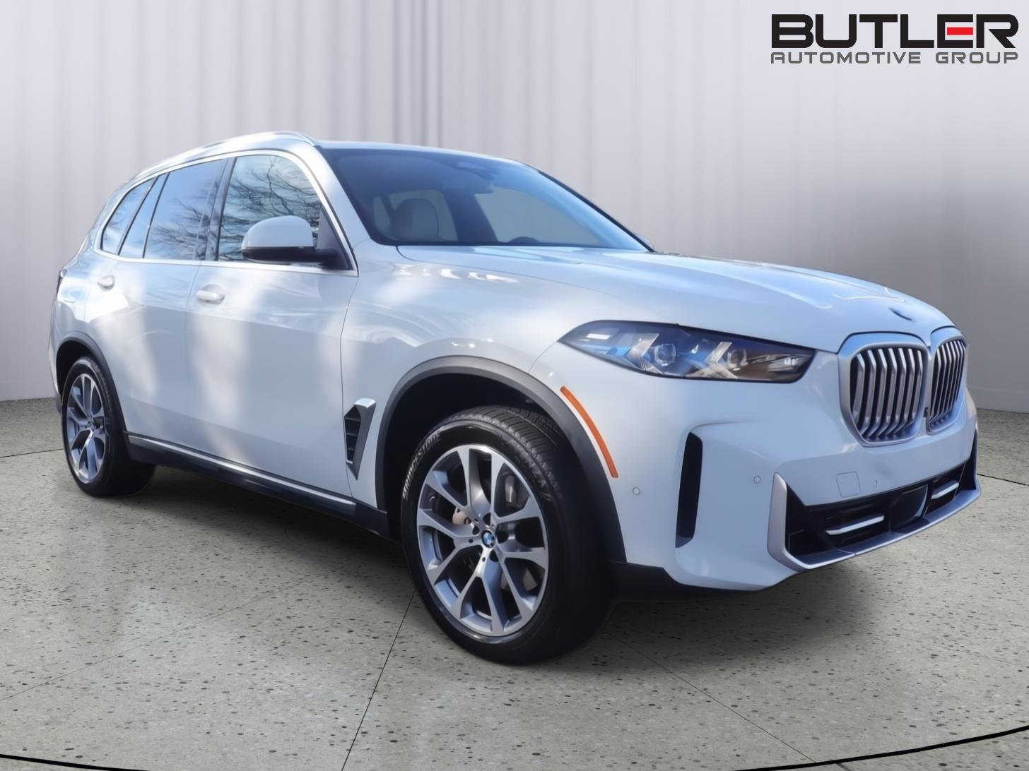 Used 2024 BMW X5 xDrive40i w/ Premium Package image 3