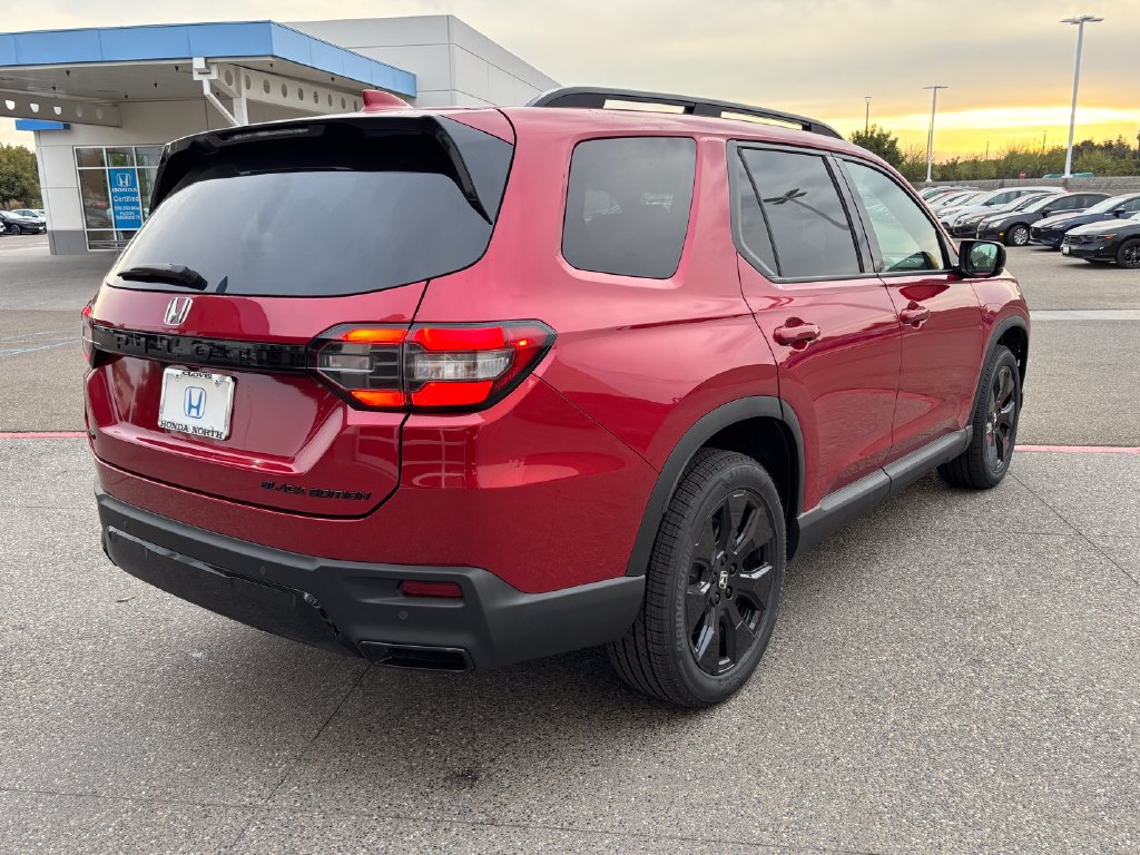 New 2026 Honda Pilot Black Edition image 5