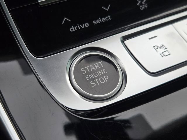 Used 2023 Audi Q8 Prestige AWD/4WD image 33