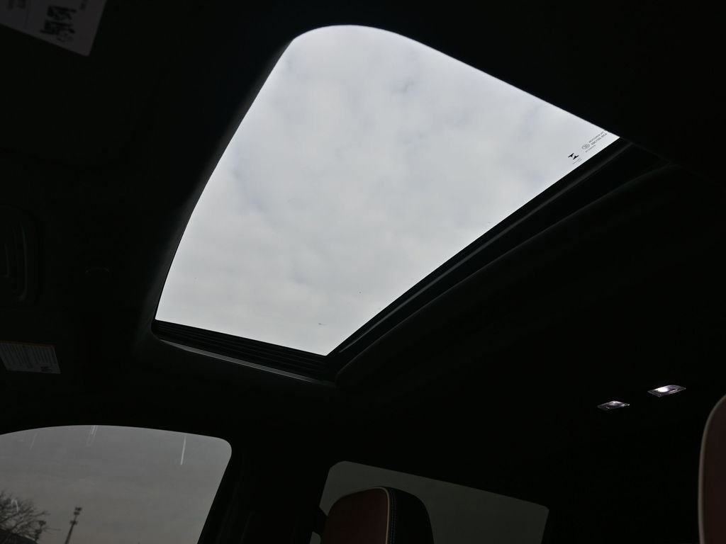 Used 2024 GMC Sierra 3500 Denali Ultimate image 24