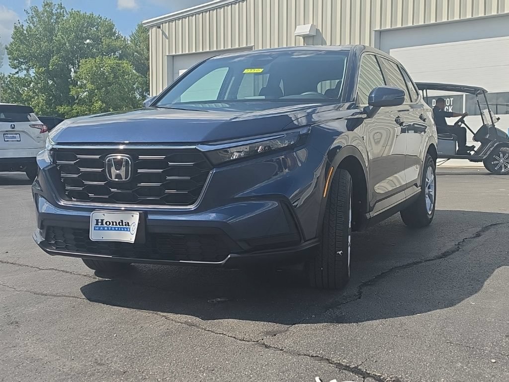 Used 2025 Honda CR-V LX image 3