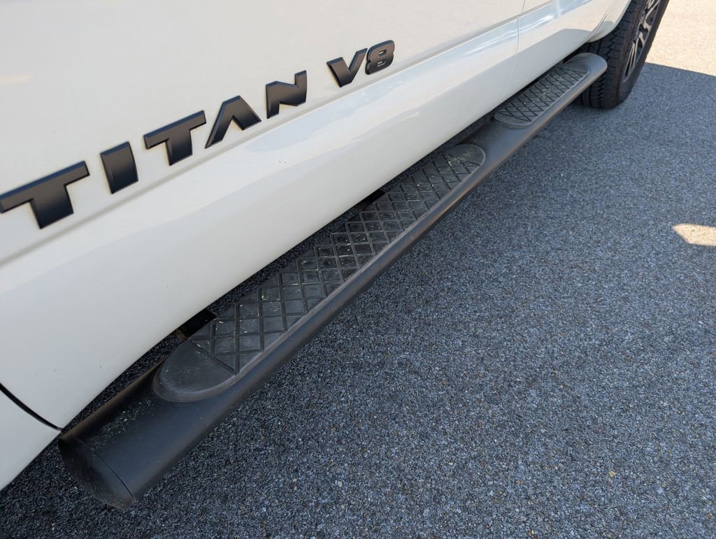 Used 2018 Nissan Titan SV w/ SV Convenience Package image 9