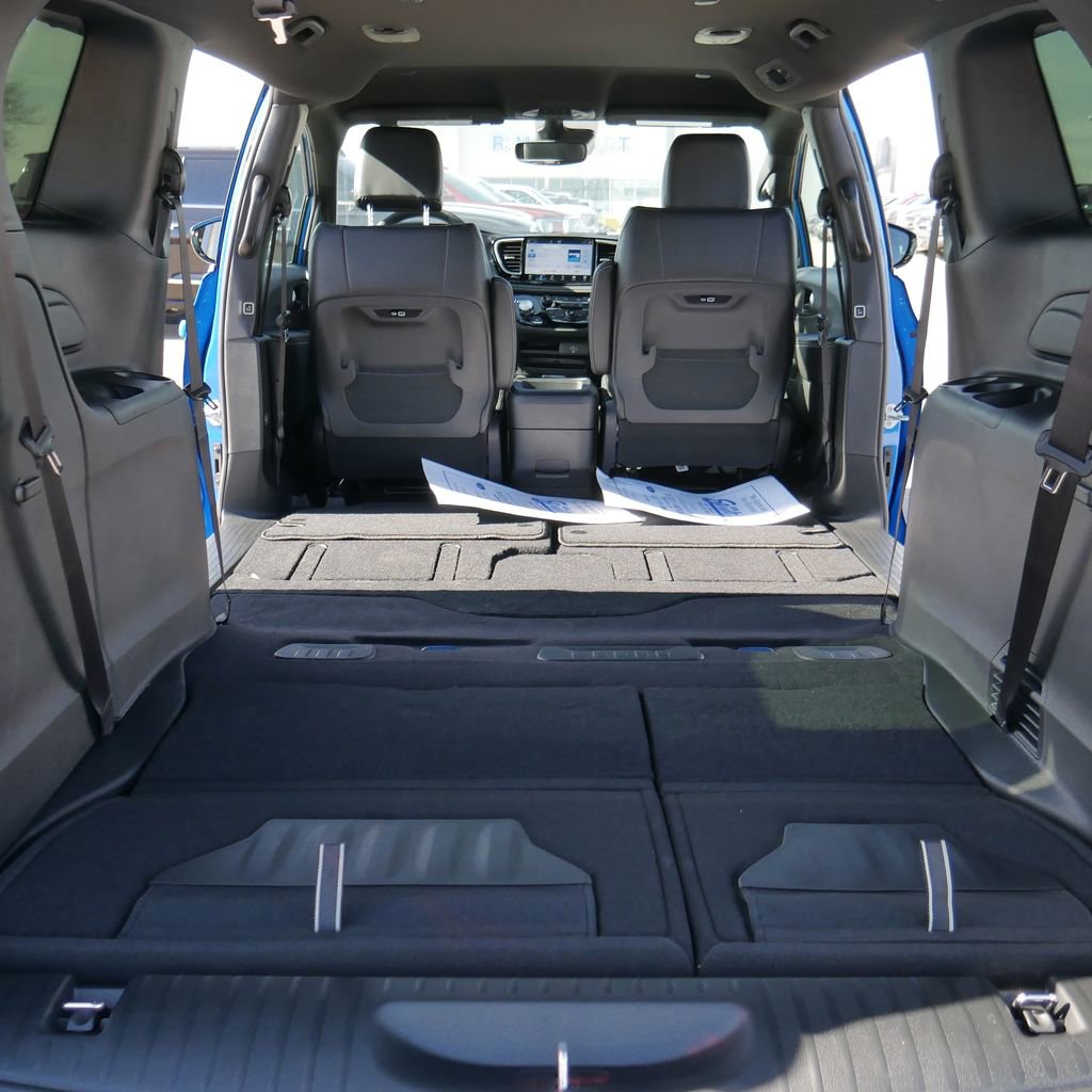 New 2026 Chrysler Pacifica Select image 22