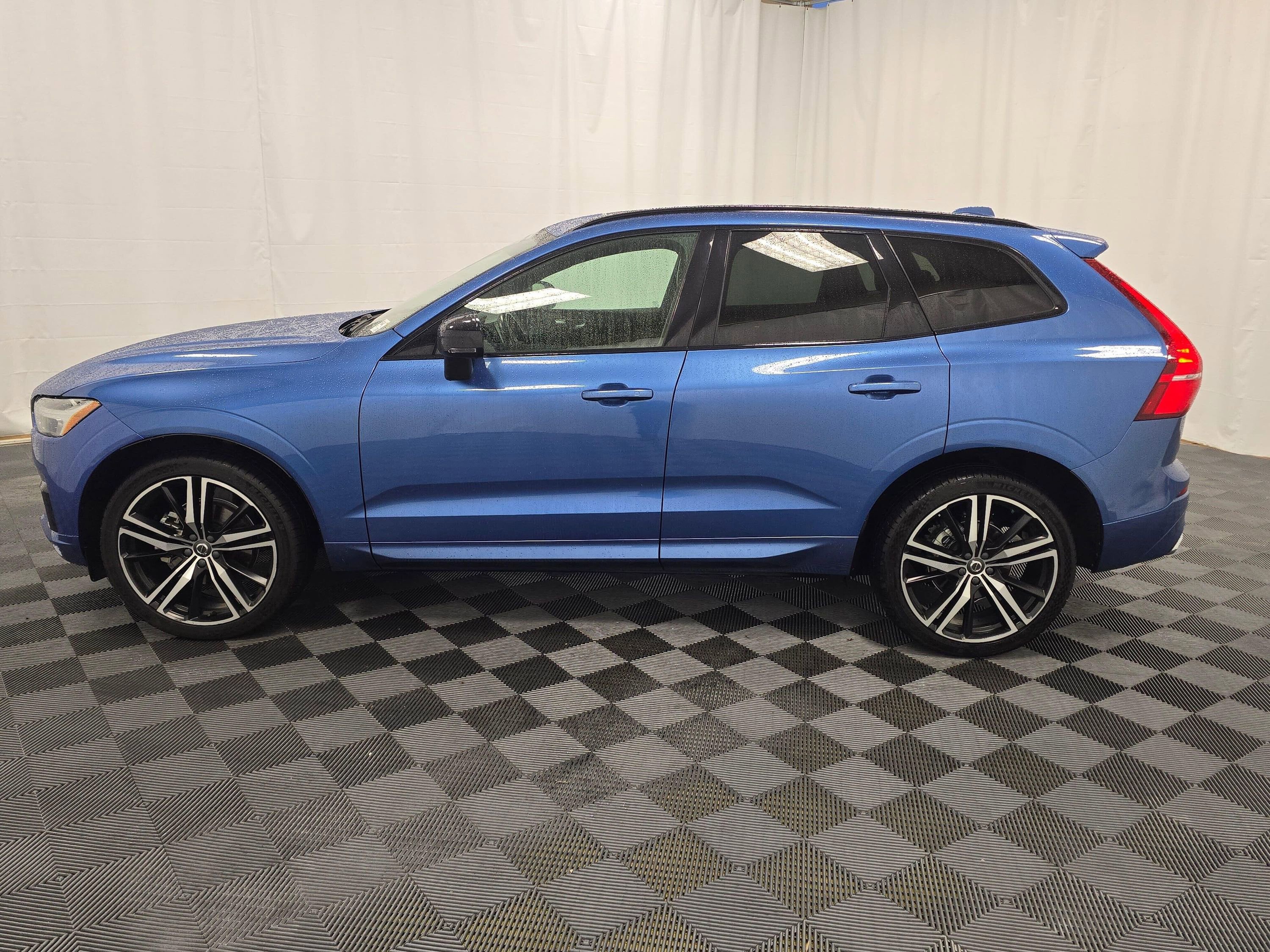 Used 2021 Volvo XC60 T5 R-Design w/ Protection Package Premier AWD/4WD image 2