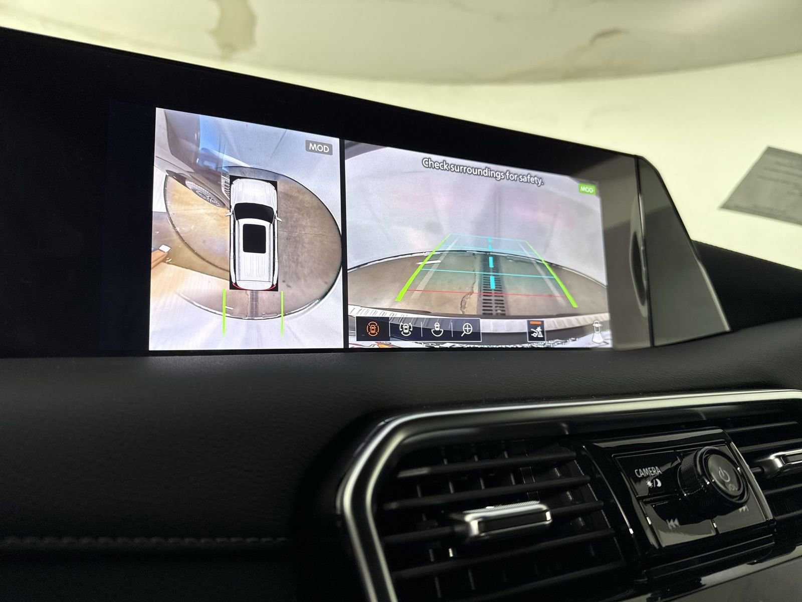 New 2026 Nissan Armada SL w/ Captain's Chari Seat Package image 9