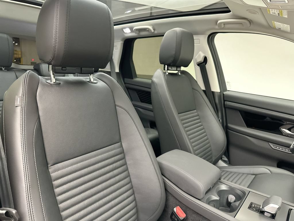 Certified 2025 Land Rover Discovery Sport S AWD/4WD image 4