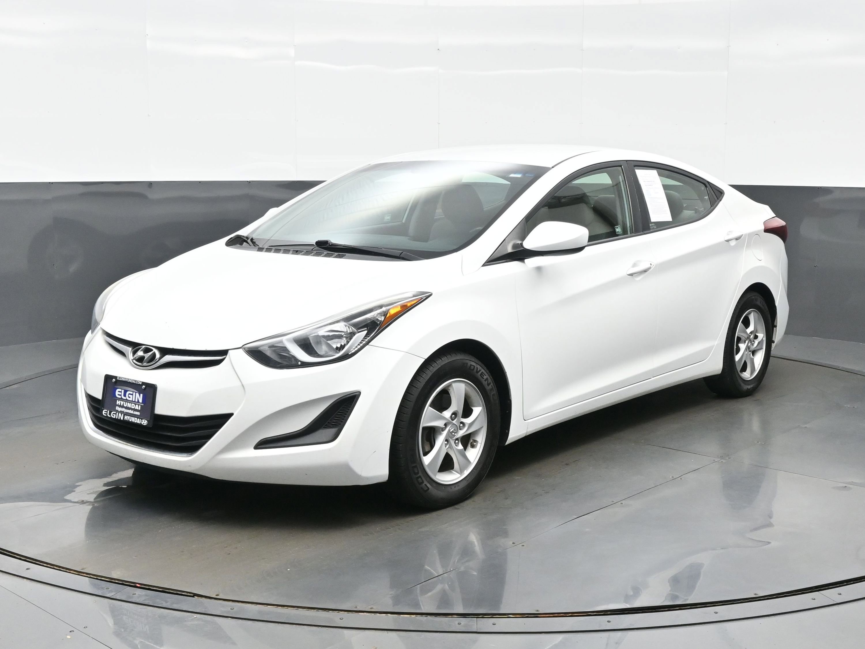 Used 2015 Hyundai Elantra SE FWD image 2