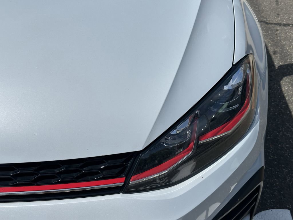 Used 2018 Volkswagen GTI SE FWD image 14