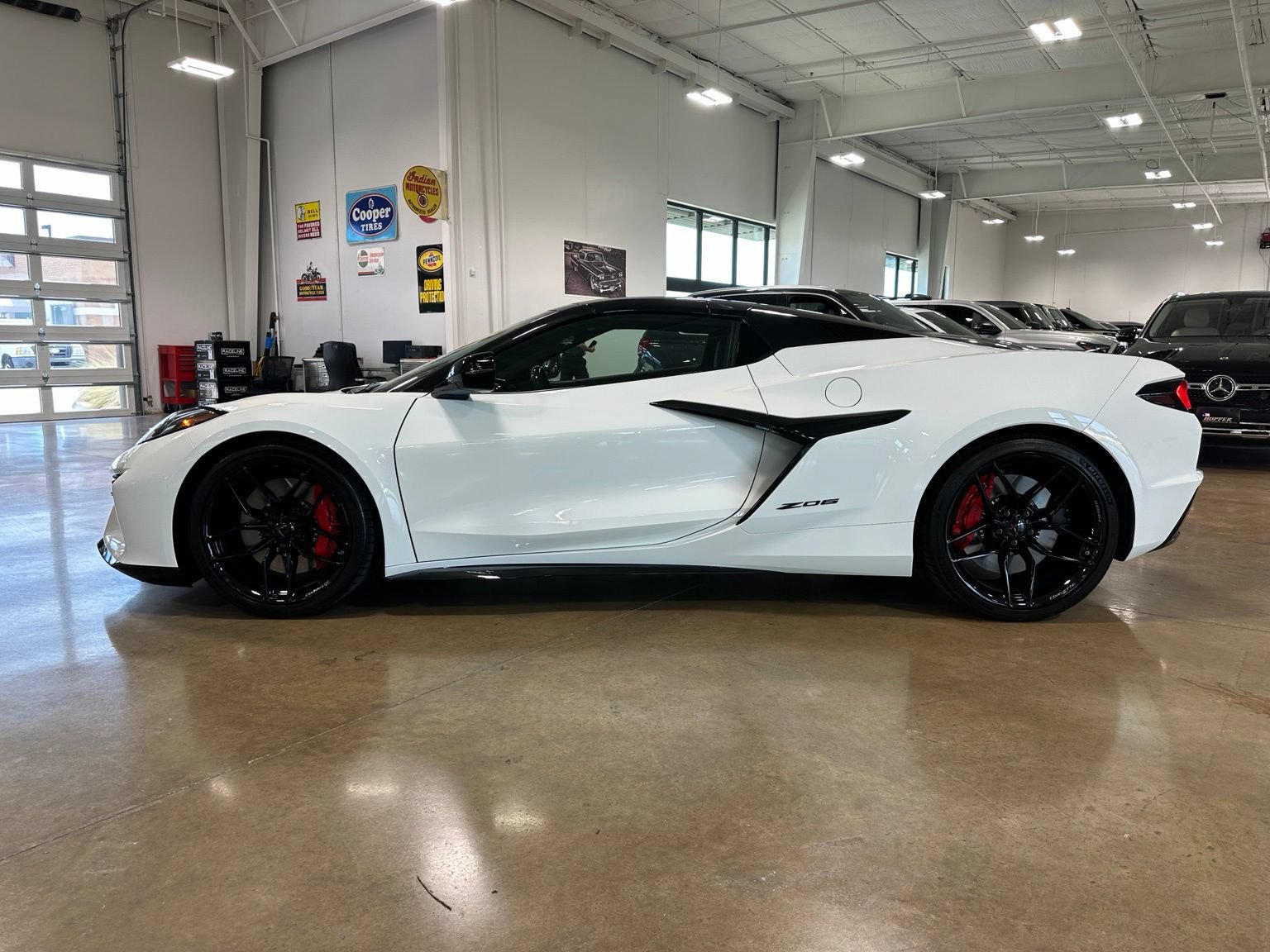 Used 2026 Chevrolet Corvette Z06 w/ Stealth Interior Trim Package RWD image 12