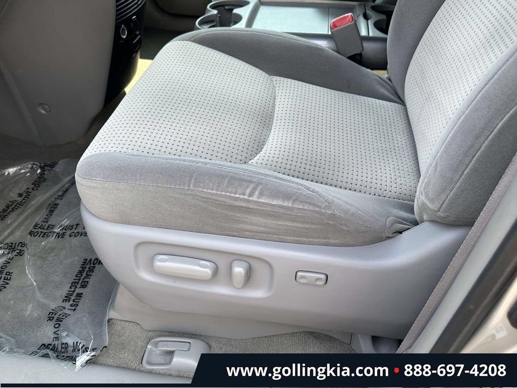 Used 2009 Toyota Sienna CE FWD image 17