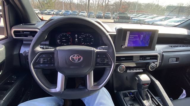 Used 2025 Toyota Tacoma TRD Off-Road AWD/4WD image 19