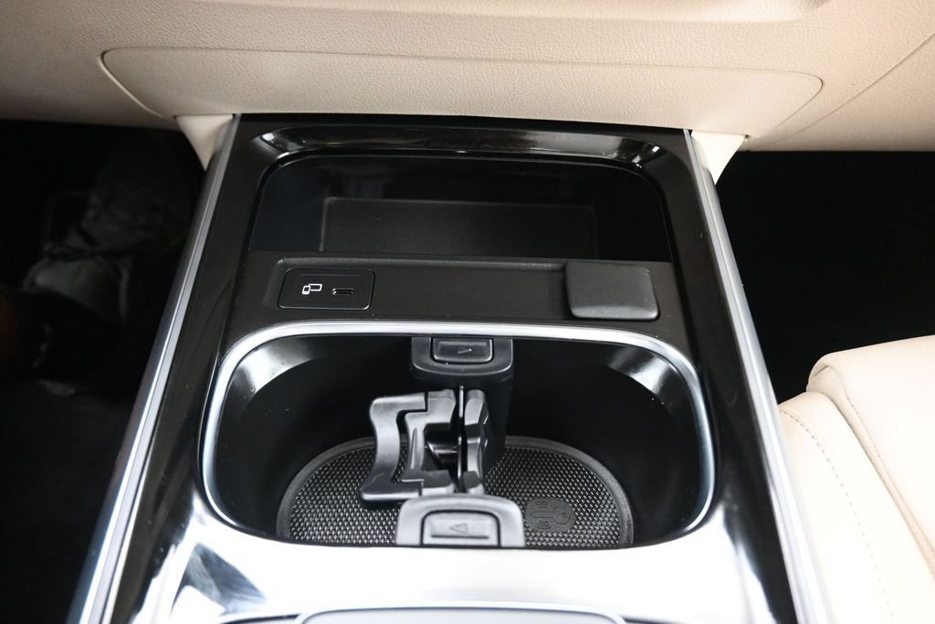 Used 2022 Mercedes-Benz GLB 250 4MATIC image 29