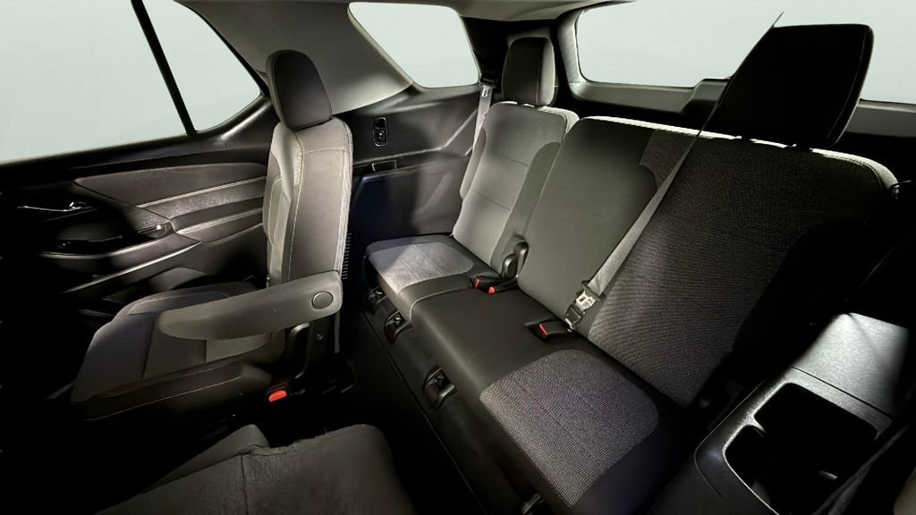 Used 2020 Chevrolet Traverse LT image 20