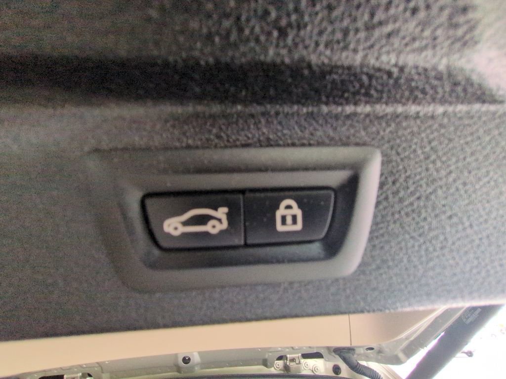 Used 2016 BMW X5 xDrive40e AWD/4WD image 32
