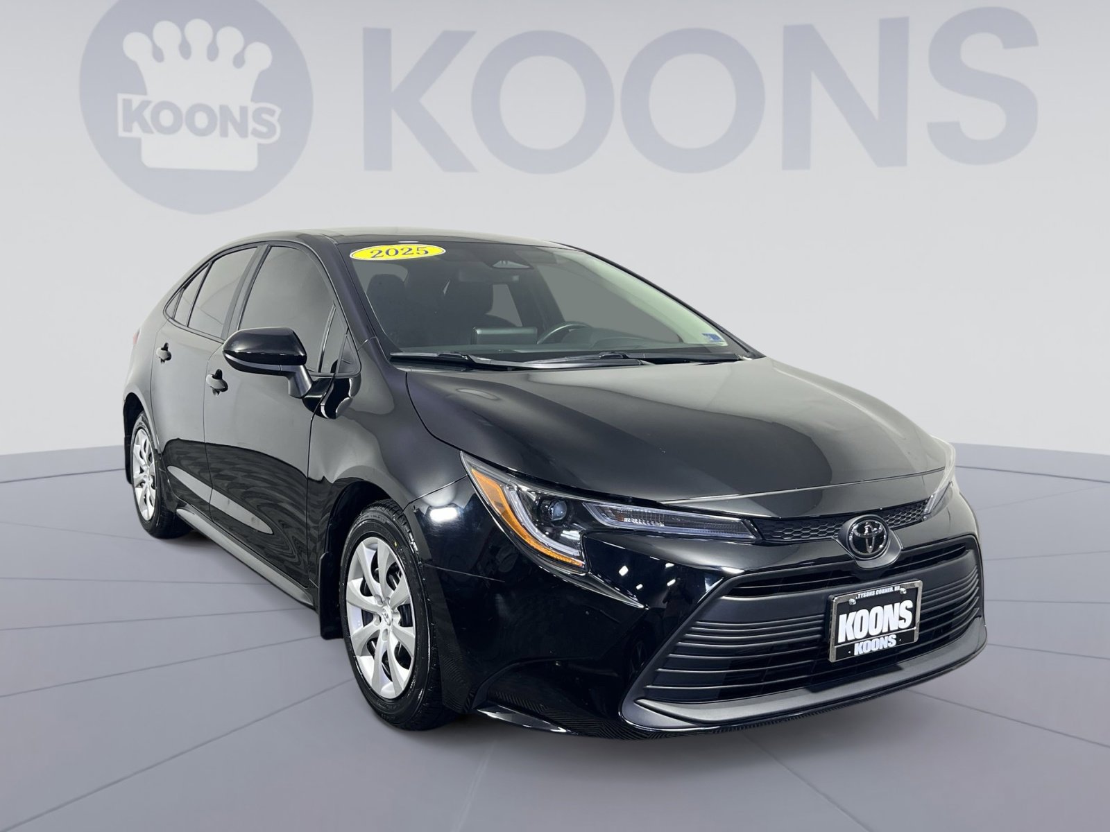 Used 2025 Toyota Corolla LE FWD image 5