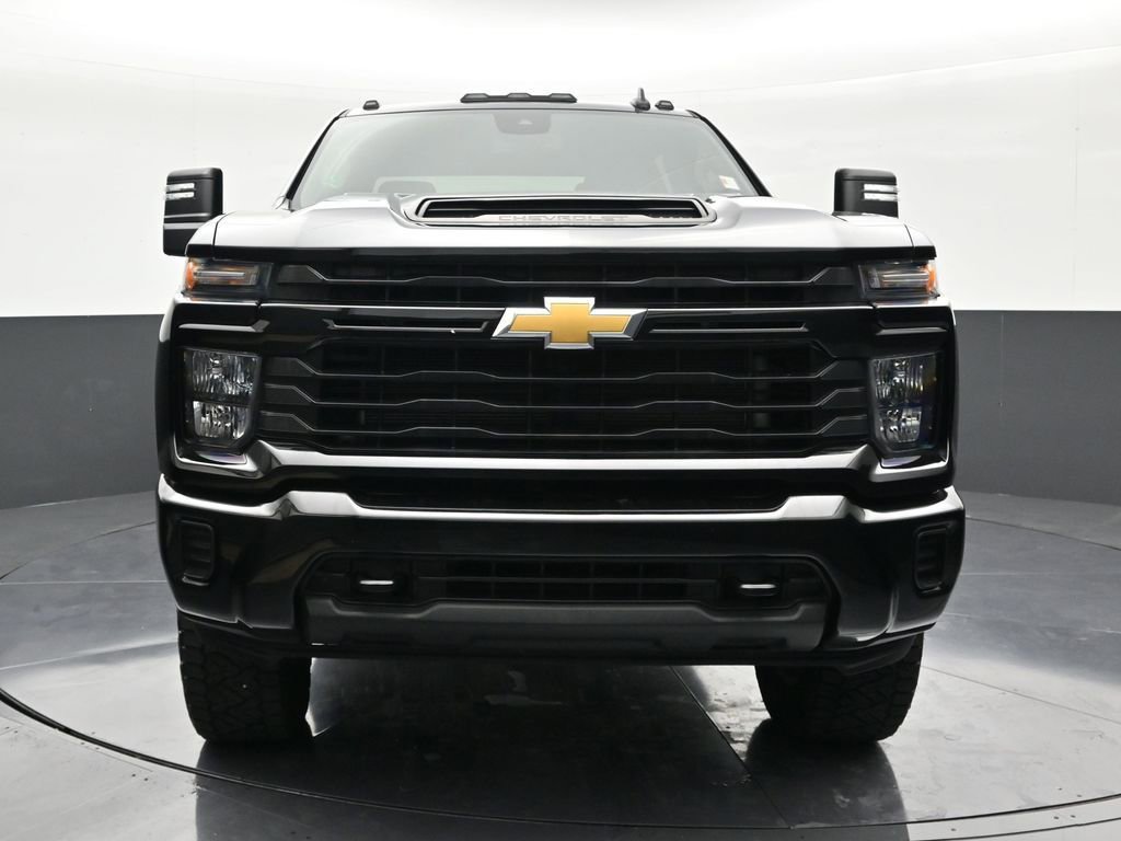 Used 2024 Chevrolet Silverado 2500 Custom w/ Custom Value Package AWD/4WD image 8