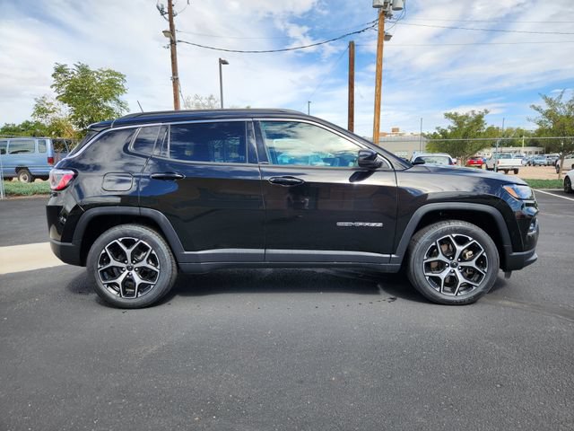 Used 2025 Jeep Compass Limited AWD/4WD image 2