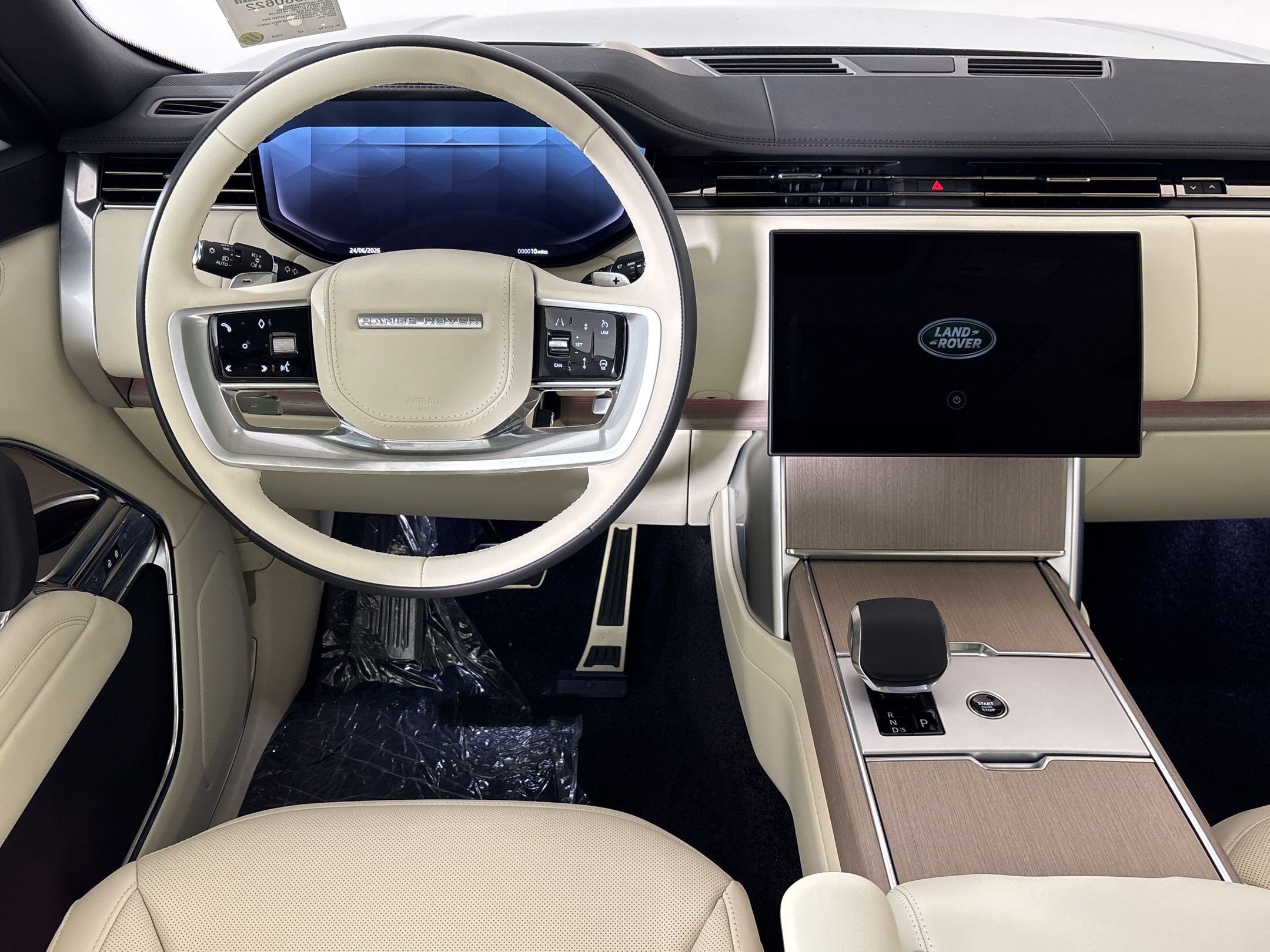 New 2026 Land Rover Range Rover Long Wheelbase SE AWD/4WD image 29