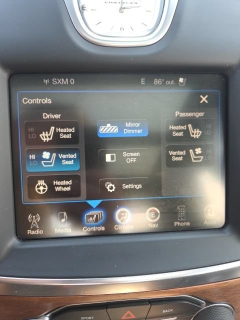 Used 2015 Chrysler 300 C Platinum w/ Harman/Kardon Audio Group AWD/4WD image 14