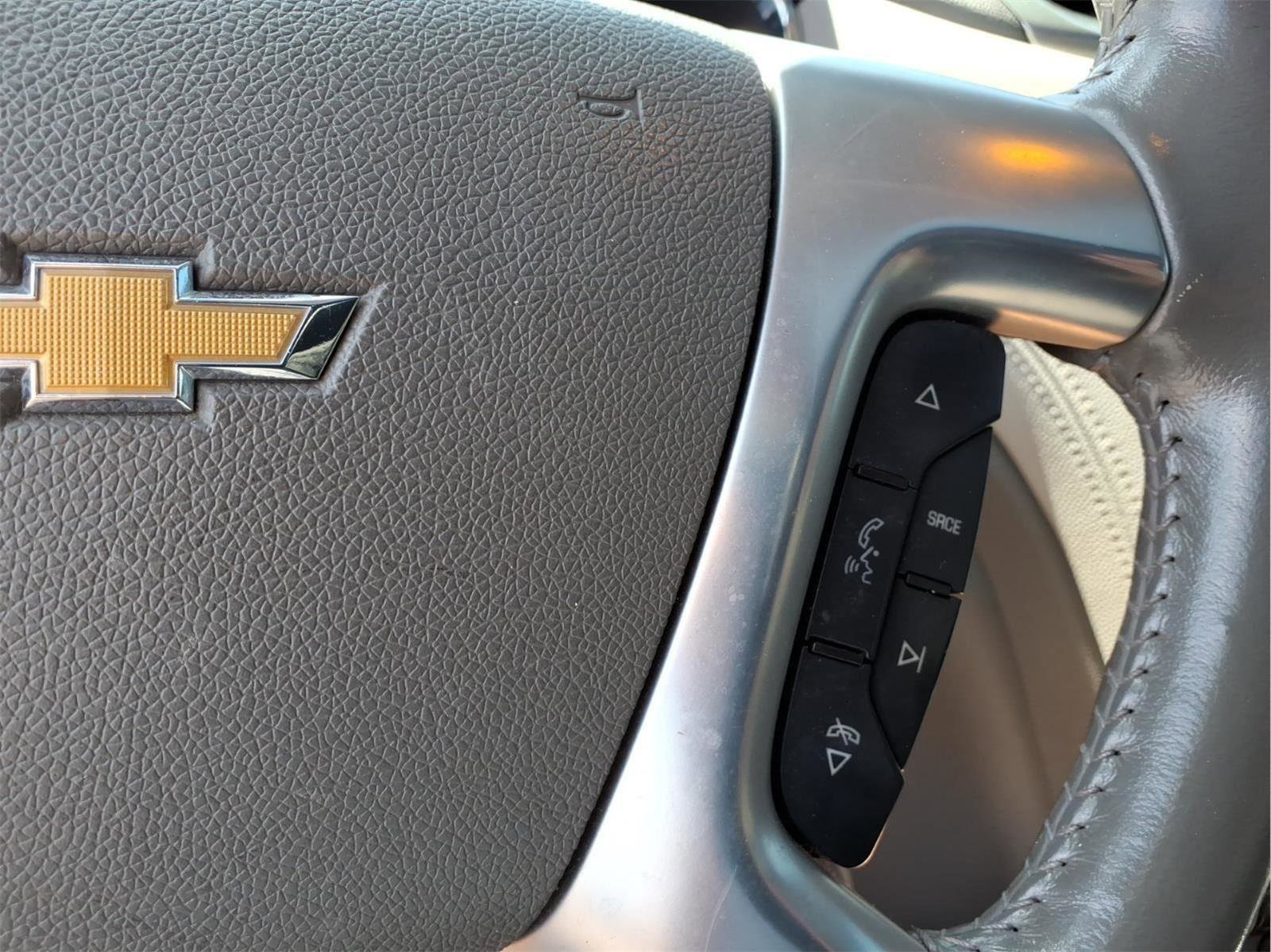 Used 2017 Chevrolet Traverse LT w/ Style and Technology Package FWD image 19