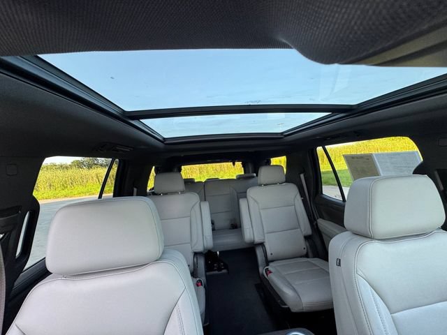 Used 2023 Chevrolet Tahoe Z71 w/ Luxury Package AWD/4WD image 32