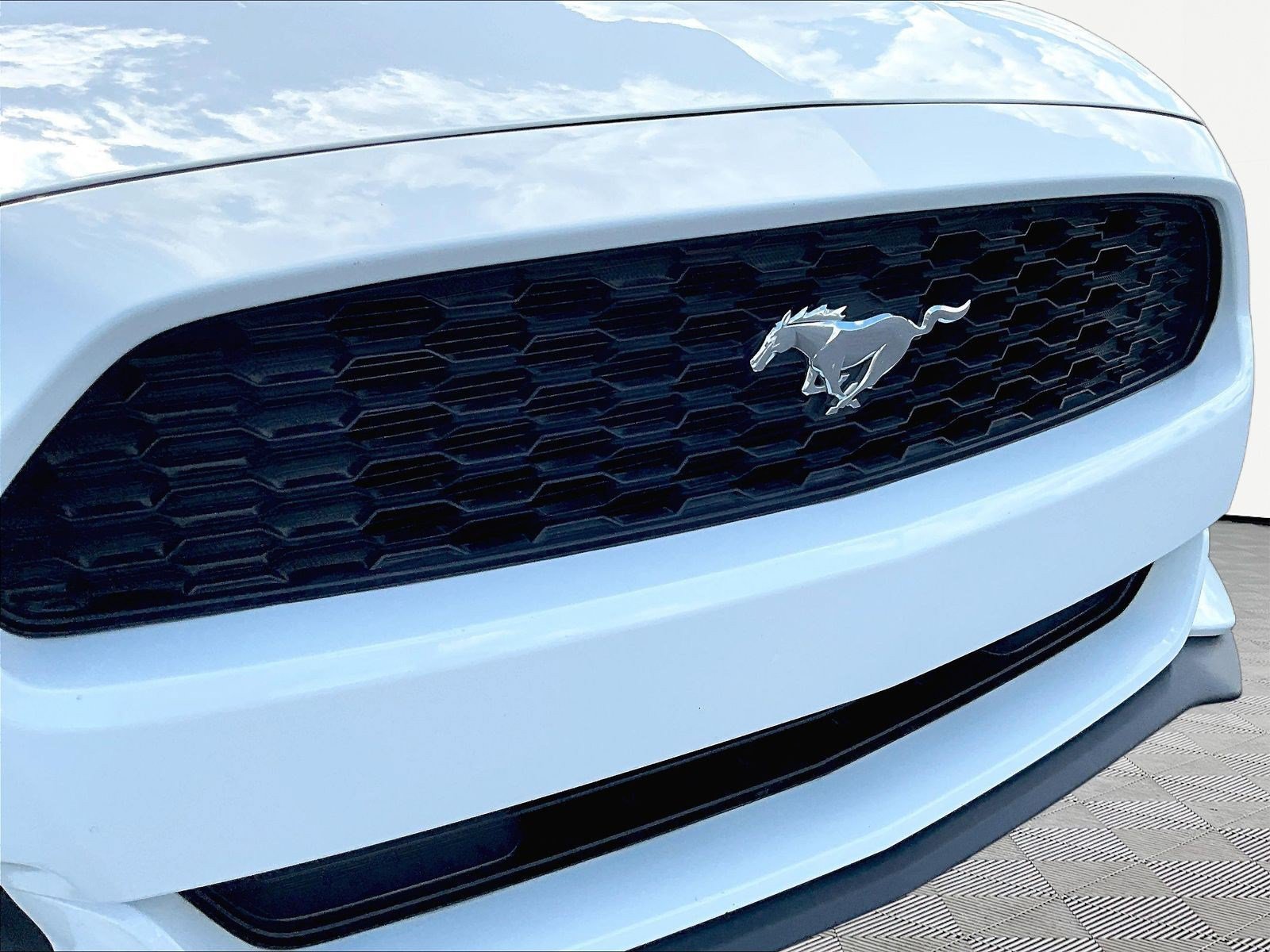 Used 2015 Ford Mustang Coupe w/ Equipment Group 051A RWD image 29