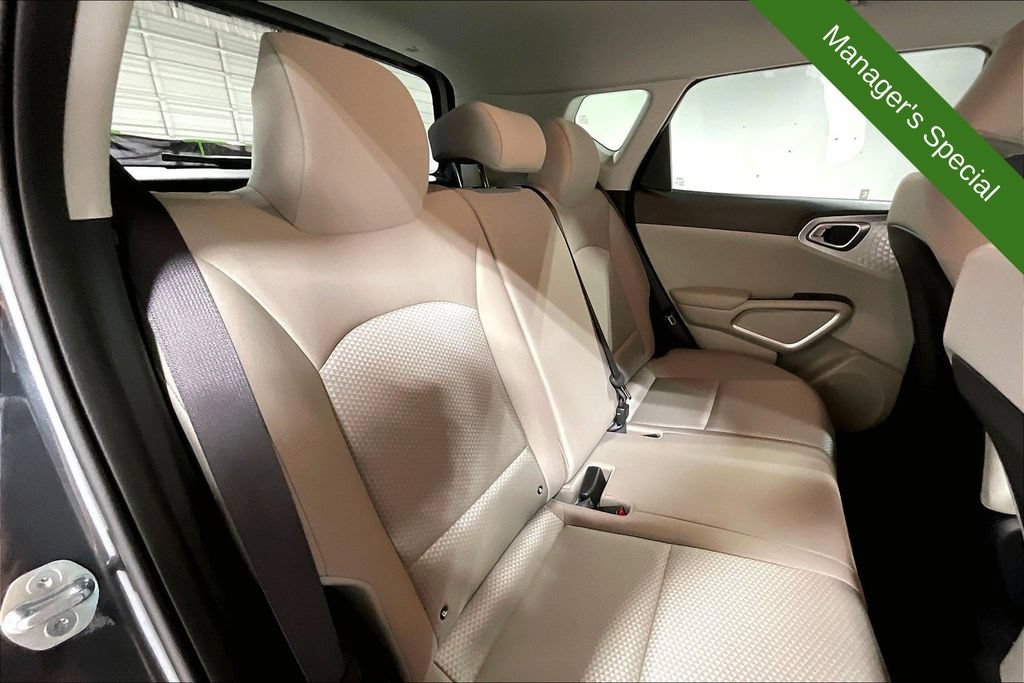 Used 2025 Kia Soul LX FWD image 32