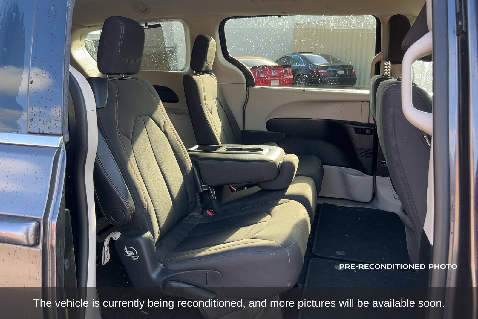 Used 2017 Chrysler Pacifica Touring Plus w/ Tire & Wheel Group FWD image 15