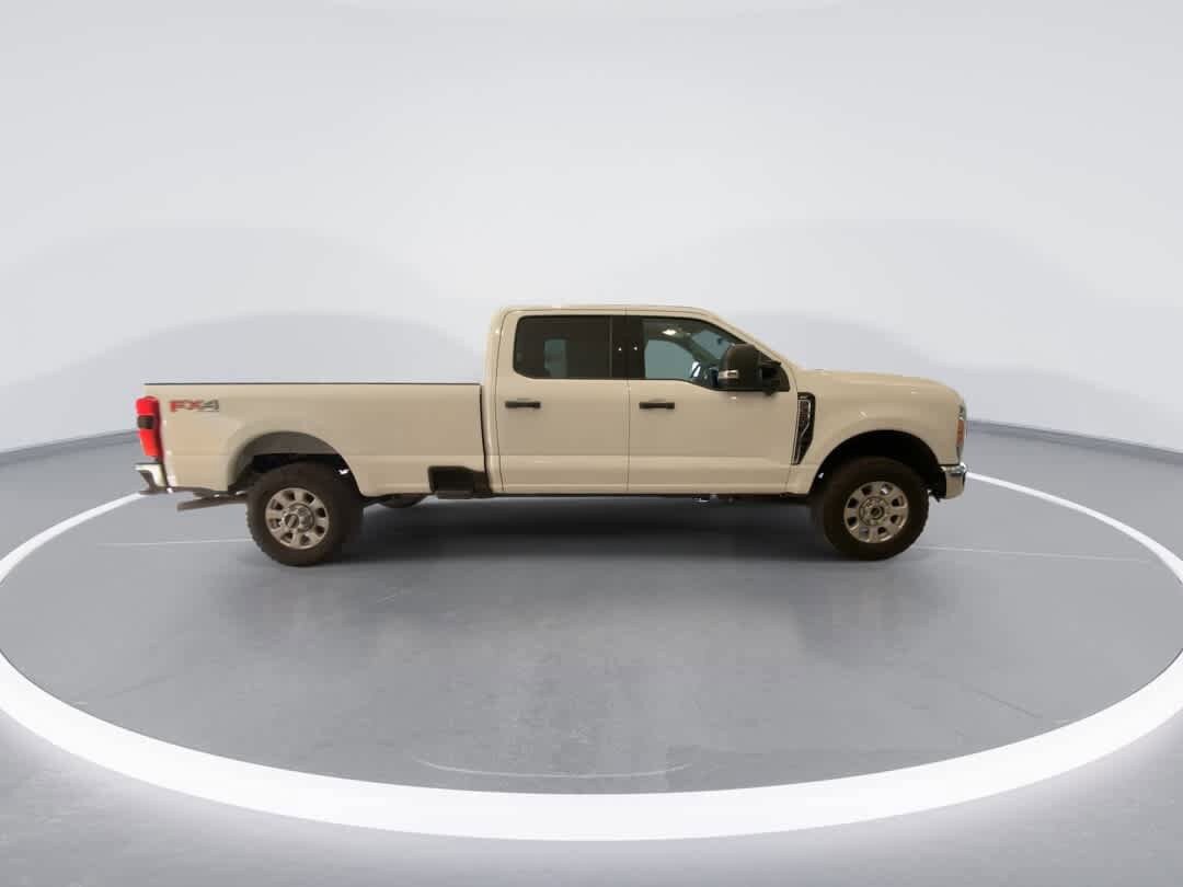 Used 2023 Ford F350 XLT w/ 360-Degree Camera Package AWD/4WD image 9