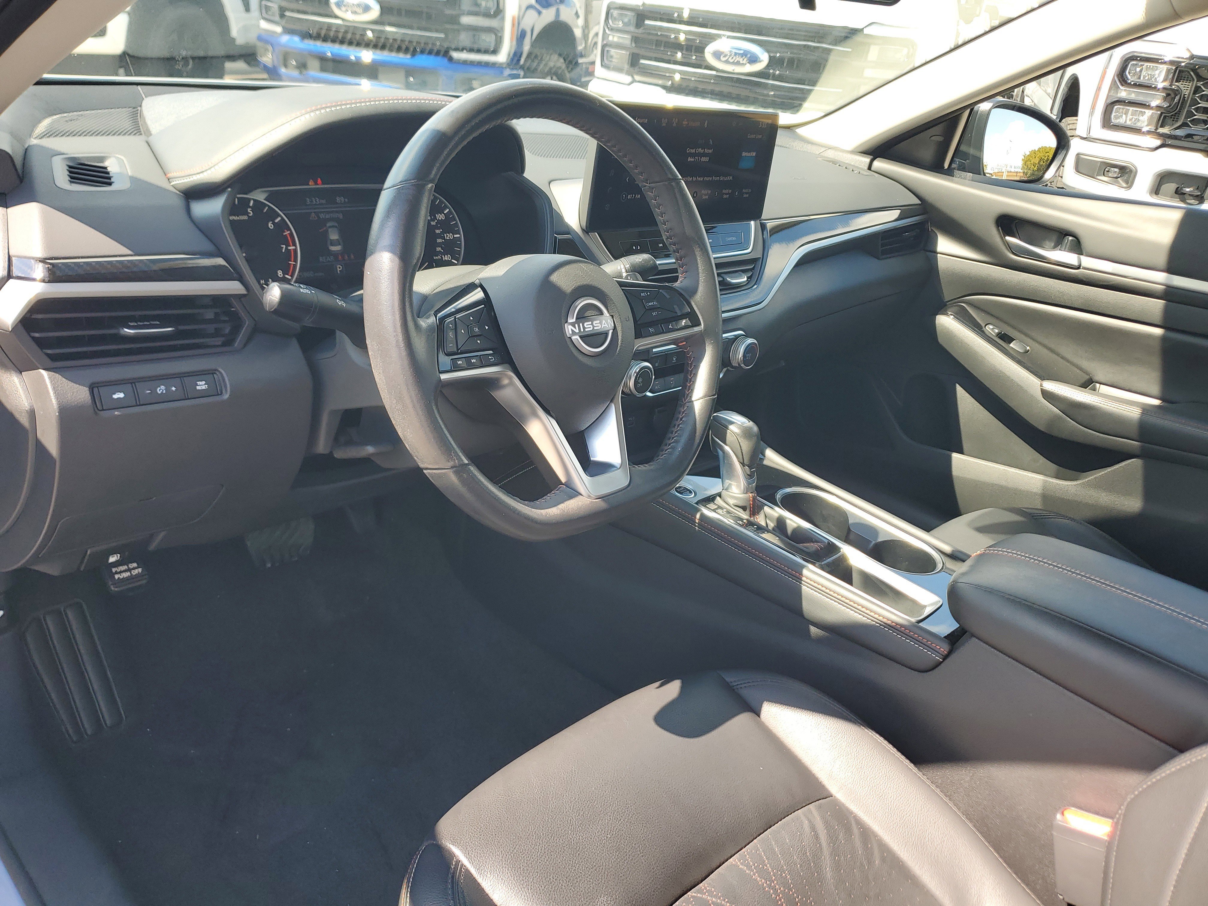 Used 2024 Nissan Altima 2.5 SR w/ SR Premium Package image 9