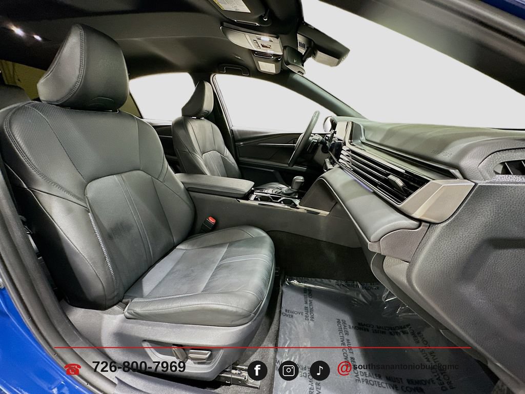 Used 2025 Toyota Camry XSE FWD image 30