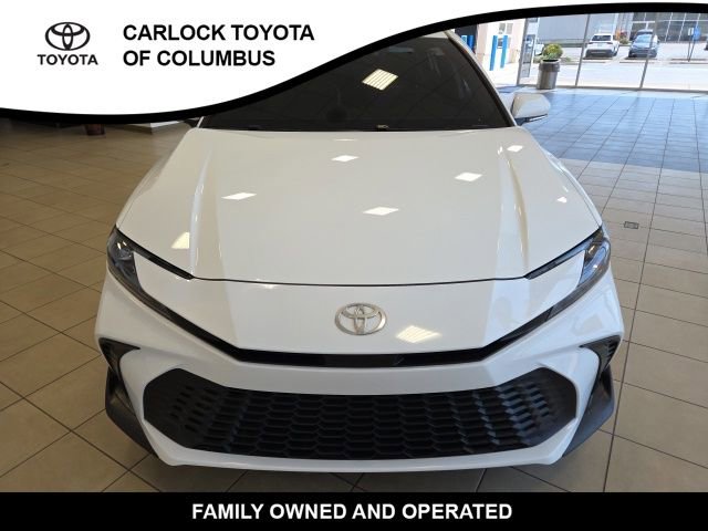 Used 2025 Toyota Camry SE image 4