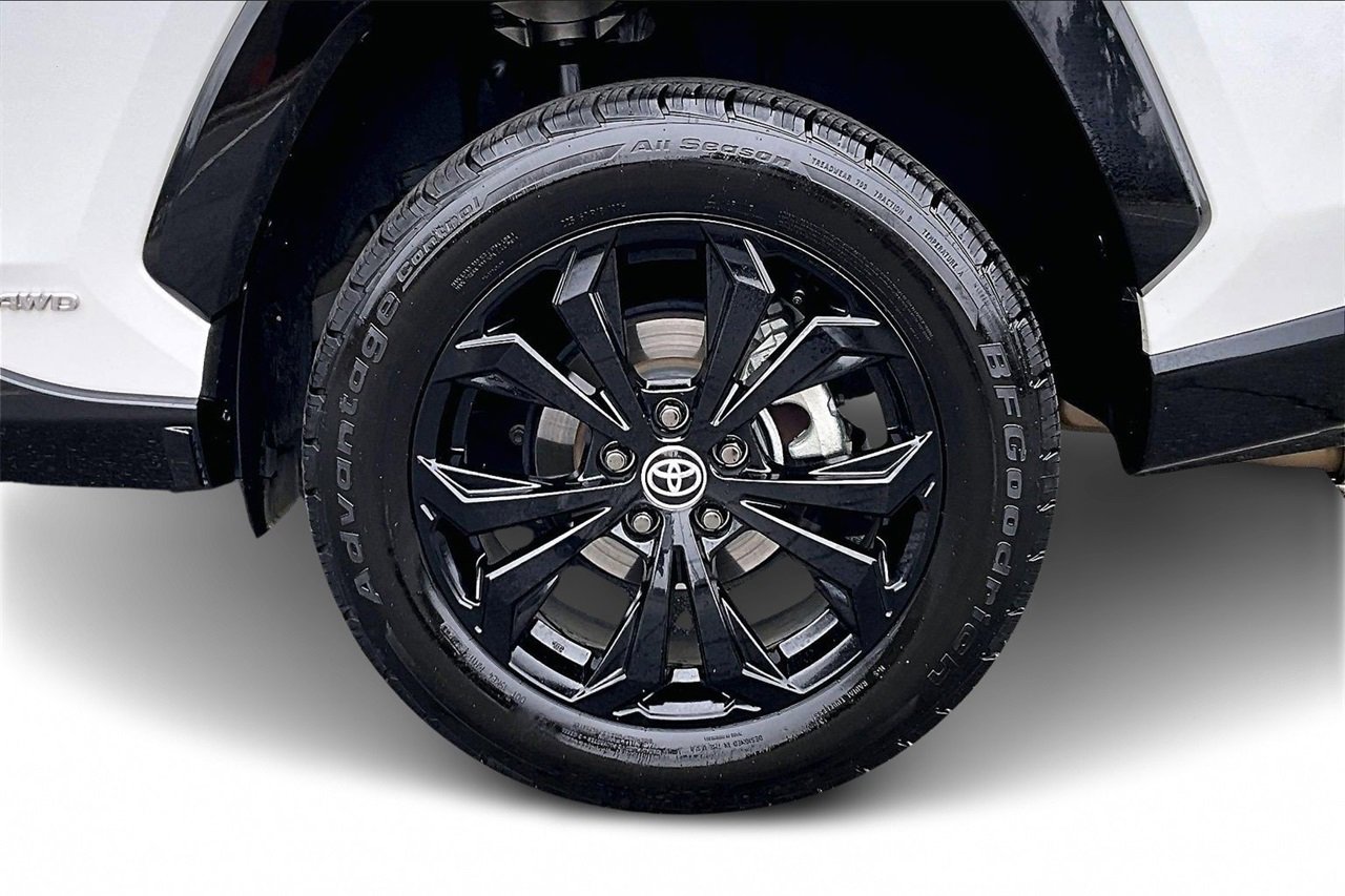 Used 2023 Toyota RAV4 XSE image 33