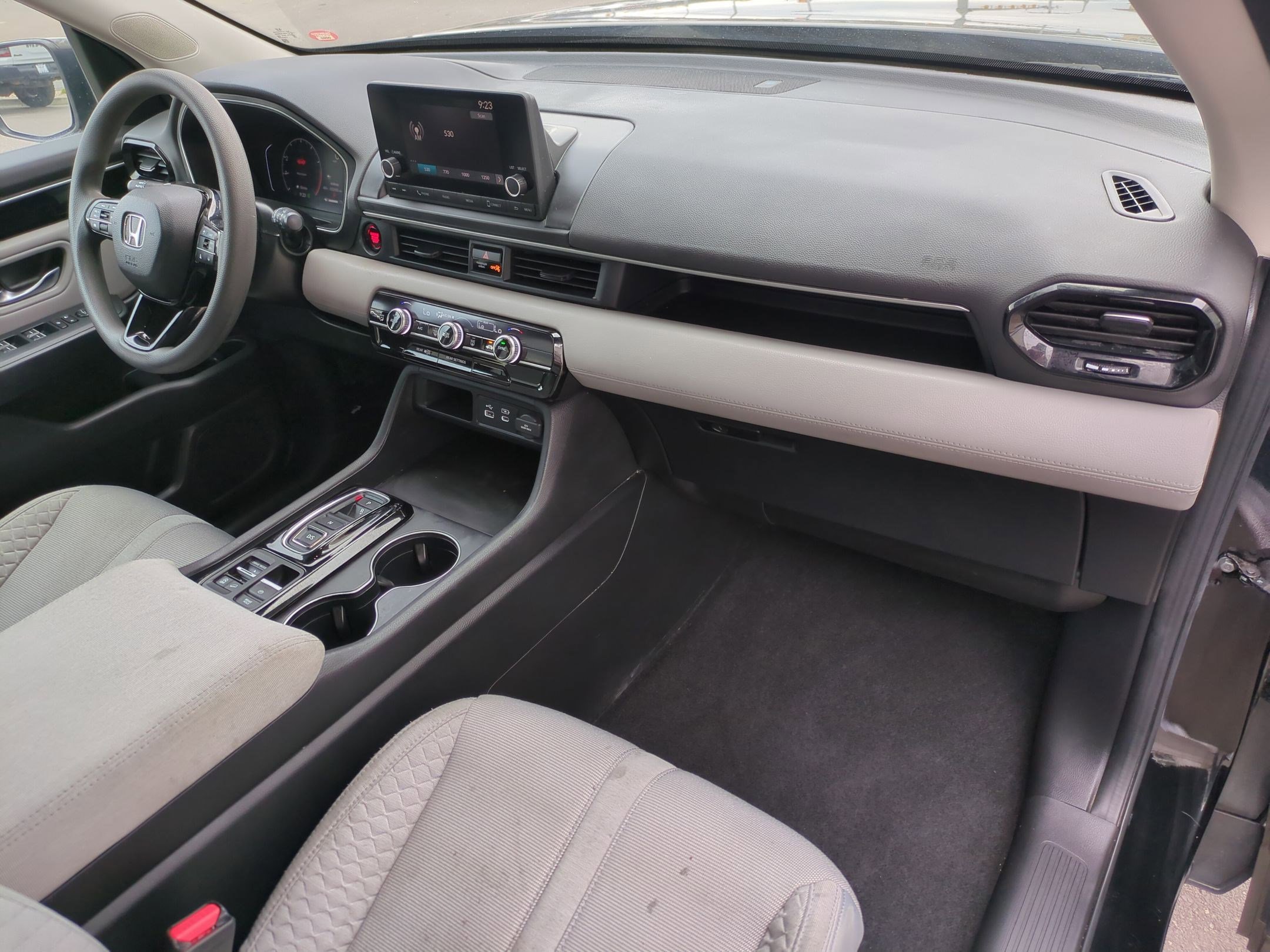 Used 2023 Honda Pilot LX image 34