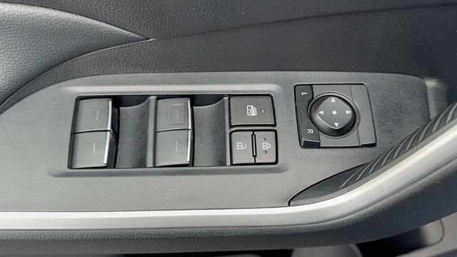 Used 2023 Toyota RAV4 AWD Hybrid image 15