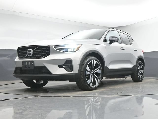 Used 2023 Volvo XC40 B5 Ultimate w/ Protection Package Premier AWD/4WD image 40